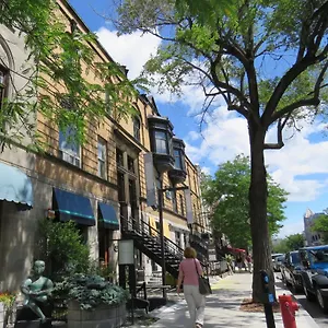 Anne Ma Soeur Anne Hotel