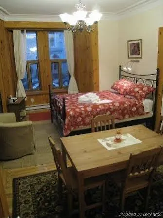 Gite University Bed And Breakfast Montreal 3*,  Canada