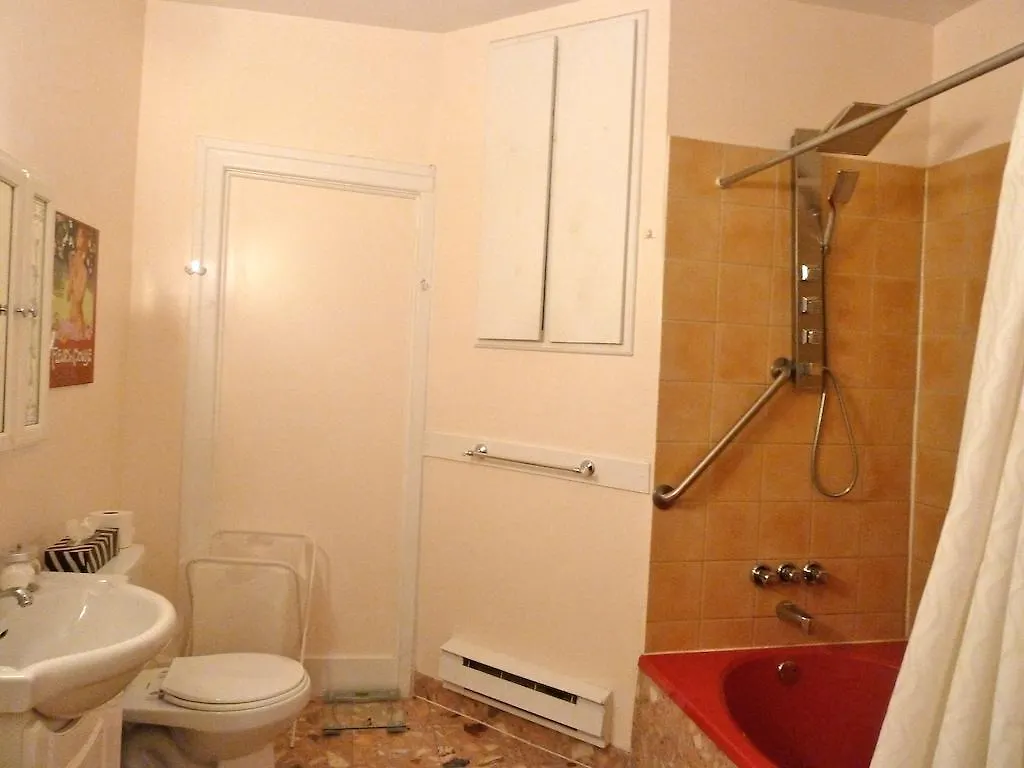 Gite University Bed And Breakfast Montreal Canada